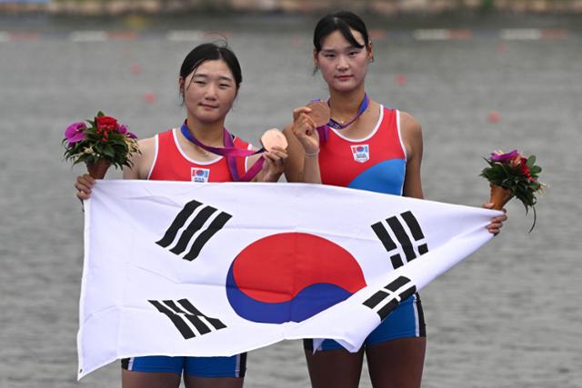지난해까지 장성군청 소속이었던 이수빈(오른쪽) 선수가 항정우 아시안게임에서 동메달을 획득했다. 현재는 충남 예산시청 소속